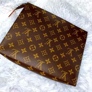 Authentic Louis Vuitton Toiletry 26